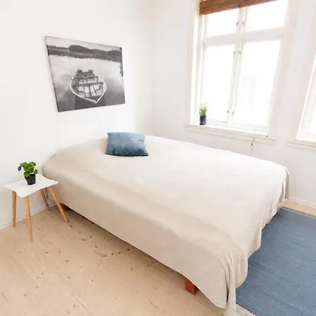 아파트 Spacious 3- Bedroom With Unbeatable Location *